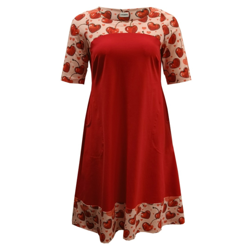 Rød Plus Size Kjole Saki Cherry Love - Amamiko Kjole