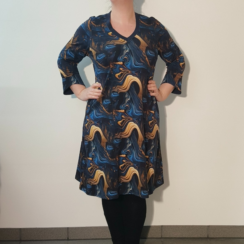 Blå Plus Size Kjole Tulla Midnight Gold - Amamiko Kjole