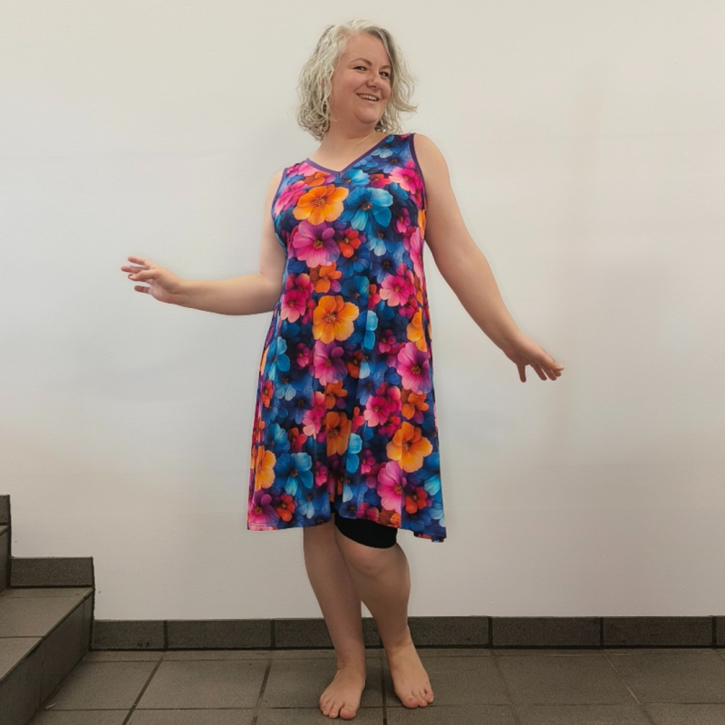 Lilla Plus Size Kjole Tulla Purple Summer - Amamiko Kjole