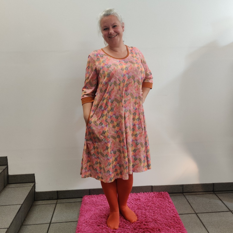 Pink Løs Plus Size Kjole Ojo Tivoli - Amamiko Kjole
