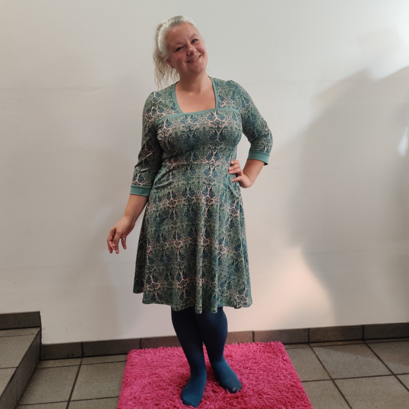 Grøn Plus Size Kjole Genkei Mint Baroque - Amamiko Kjole