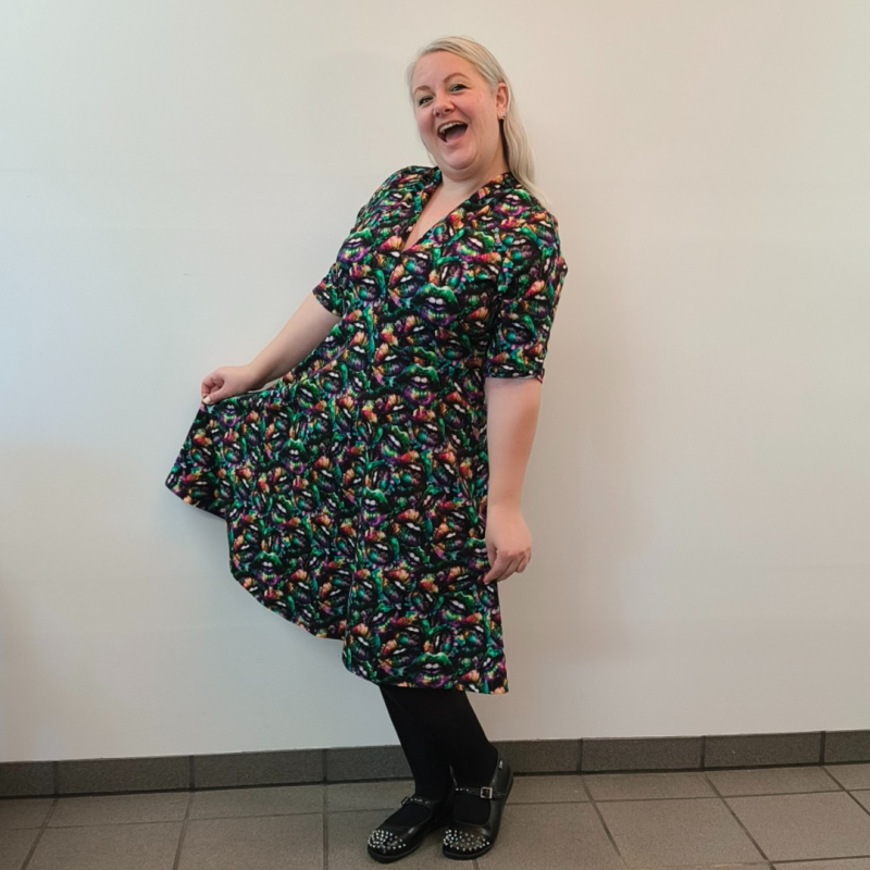 Grøn Plus Size Kjole Takasaki Poison Kiss - Amamiko Kjole