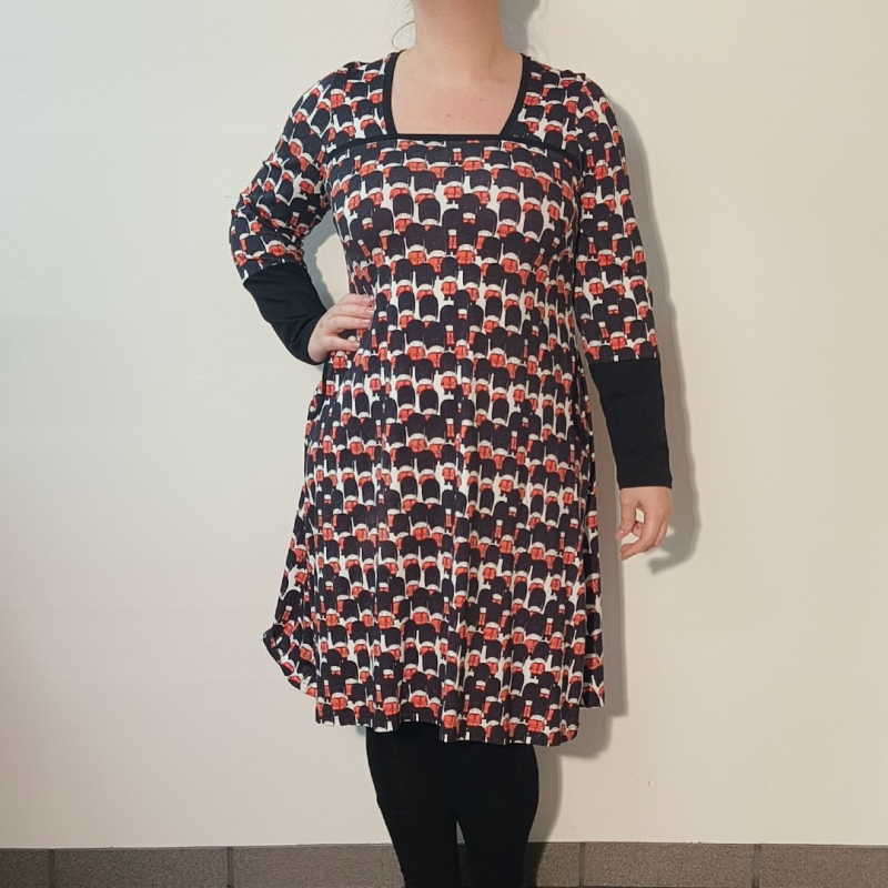 Rød Plus Size Kjole Tokyo Guards - Amamiko Kjole
