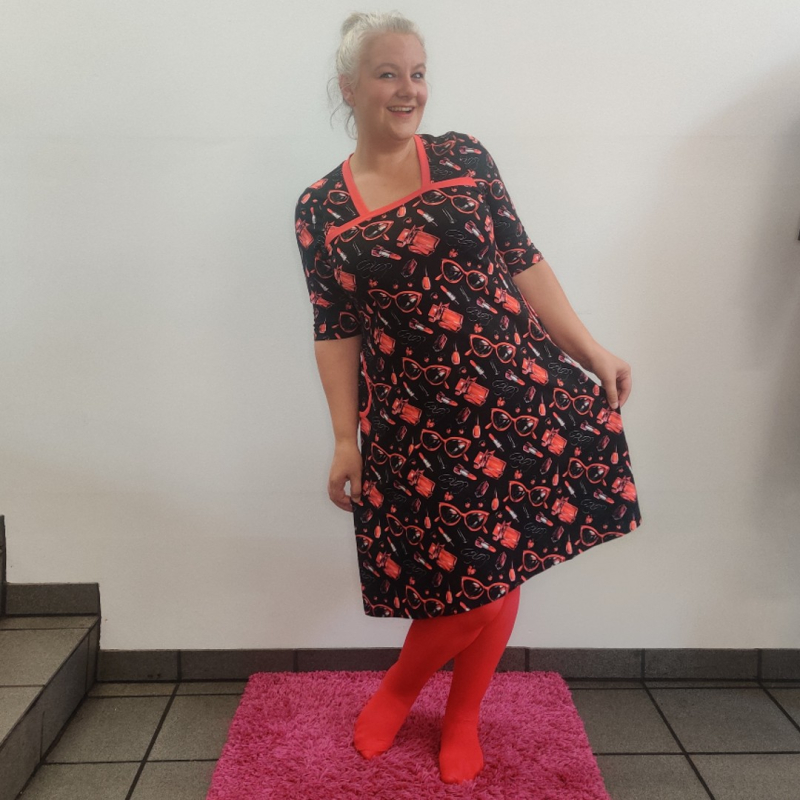 Sort Plus Size Kjole Tokyo Red Lipstick - Amamiko Kjole