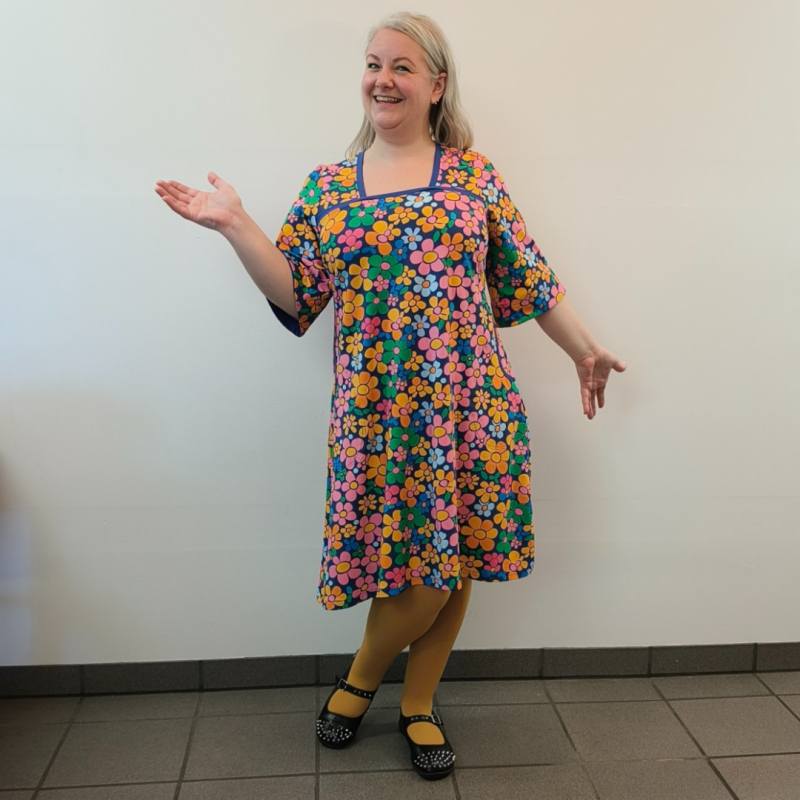 Grøn Plus Size Kjole Tokyo Retro Flower - Amamiko Kjole