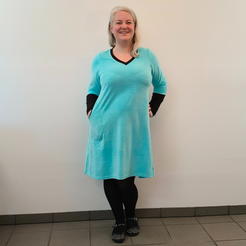 Blå Plus Size Kjole Tulla Ice Blue Velvet - Amamiko Kjole